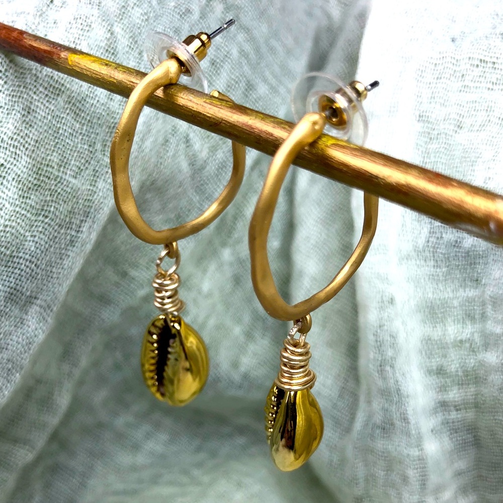 Seashell Earrings - Picture 5 of 10